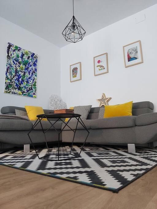 סביליה Luminoso Apartamento En El Centro, Con Mucho Arte מראה חיצוני תמונה